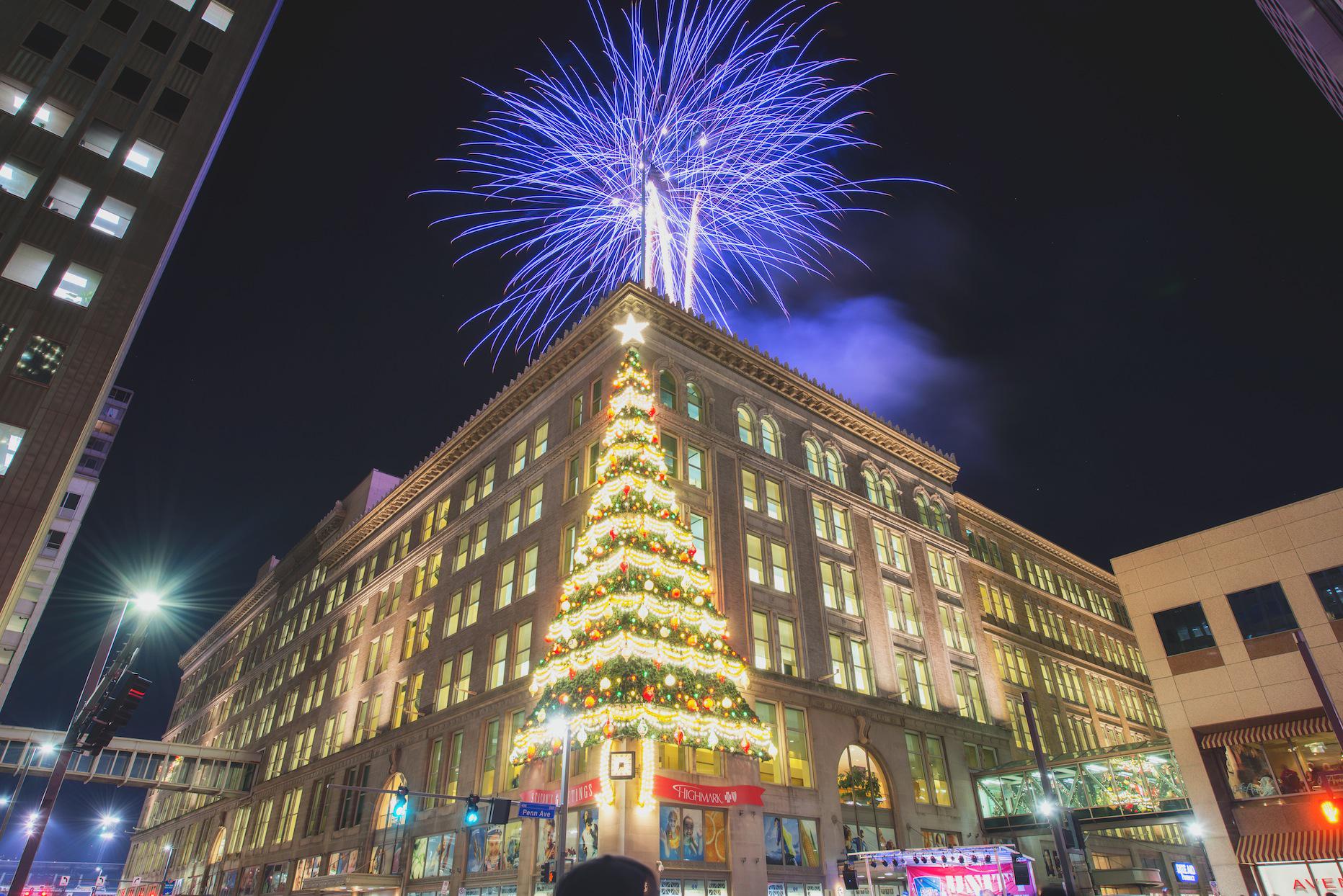 Enjoy A Self-Guided Downtown Holiday Tour - Downtown Pittsburgh