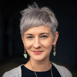 Cate Irvin headshot